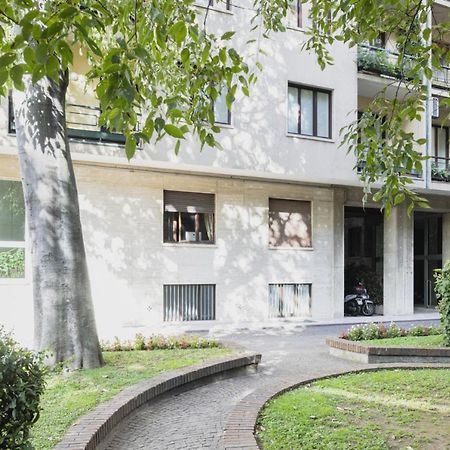 Easylife - Dimora Di Classe In Zona Conciliazione Милан Экстерьер фото